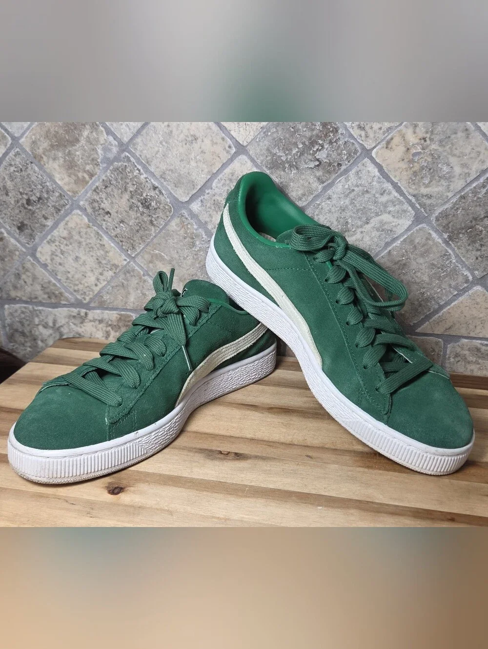 Womans Puma Suede Classic Sneakers in Green and White 9.5 M